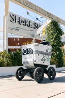 Shake Shack 将在洛杉矶使用自动驾驶机器人为 Uber Eats 提供配送服务
