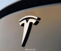 特斯拉回应在华纳兄弟片厂发布Robotaxi：尚无相关消息