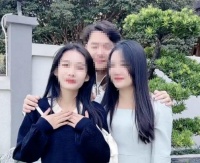 目不识丁、一肚子草包，究竟是谁捧红了这些网红？