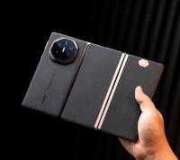 苹果与华为同一天发布了新品，苹果的iPhone 16依旧强大，华