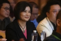 中国女首富，又赢了个大的！