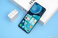 从5899元跌至2599元，100倍变焦+四曲屏+100W快充，售价更加亲民了