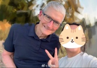 苹果员工晒和库克合影，CEO太接地气