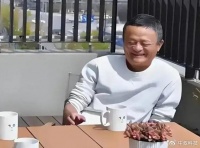 这是马云？现身美国纽约未带保镖，变化太大，苍老憔悴，难以认出