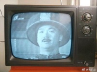 为何以前每周二电视台都会停播，还会出现一张“彩色图片”？