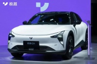 极越汽车“原地解散”，员工围堵CEO讨要工资社保，内部人士爆料