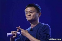 在阿里集团总部，马云有一天去上厕所，却意外发现厕所里有一个女保洁员…