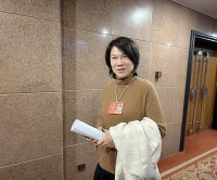全国人大代表、格力电器董事长董明珠3月3日现身人大广东团驻地