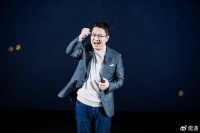 卢伟冰：小米今年300亿研发费用1/4将投向AI，要重构系统底层
