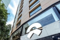 李斌坦言蔚来传播没做好：小米SU7 Ultra跑纽北，蔚来2016年就跑了，但大家忘记了