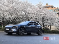 雷军有多努力，跟了他一天的保安说……