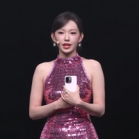 程潇亮相一加13T发布会，演示王者荣耀深度优化触控