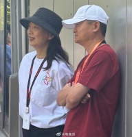 马云现身阿里日巡游，员工小路偶遇打招呼