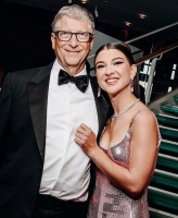 比尔·盖茨22岁女儿因太“吝啬”惹众怒，网友：这就是富家子弟？