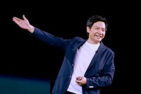 和小米选在同一天开发布会？小米：让你看看什么叫流量黑洞