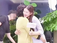 合体带货超500万！董明珠直播翻旧账，孟羽童又做了一次工具人？