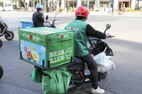 巨头环伺之下，叮咚买菜是如何活下来的？