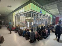 爱马仕只配做背景！Labubu，全球爆宠之后呢