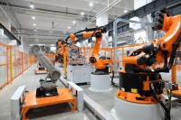 平均30分钟就能下线一台机器人！美的已经开始用机器人生产机器人