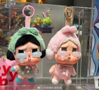 据报道，泡泡玛特投资人卫哲近期公开预测Crybaby将成为继Labubu之后的下一