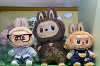 “一BU难求”，中国潮玩何以火爆全球