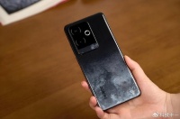 从3399元跌至1866元，16GB+512GB+骁龙8Gen3，堪称“新卷王”