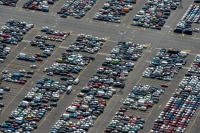 卖车还赚钱吗？阵痛中的二手车市场：新车降价倒逼转型，出海或成突破口