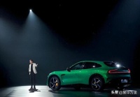 YU7开售引爆科技圈，从“能穿”到“会穿”正式场合领袖们的着装