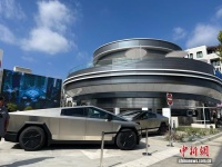 美国特斯拉首家超级充电站餐厅正式向公众开放