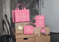 传LVMH 10亿美元出售Marc Jacobs