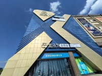 实探全国最后一家盒马X会员店：货架多已清空