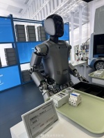 全球首家机器人4S店8月8日开业，人形机器人售价超百万