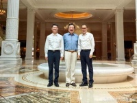 新央企董事长，拜访任正非