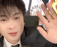 “肺龄95岁”？头部主播辛巴宣布退出直播行业，“过劳模式”引思考