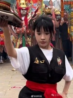 三只羊停播一年，疯狂小杨哥众徒弟如何“谋生”？