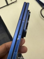 三星Z Fold7边框掉漆问题再现，原装充电器也难避免