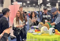 智能萌宠成家庭新成员,2025年科技展迎小爆发