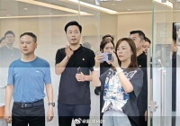 小米16真机曝光，外观重回小米11 Ultra设计