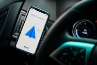 “高德扫街榜”攻入点评领域， 同日大众点评重启品质外卖