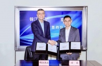 刘强东亲自站台、签下锦江酒店，京东酒旅幕后操盘手“老K”现身揭秘4+2打法