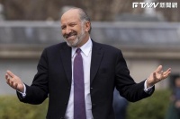 美国商务部长：之前对中国封锁力度不够 导致中国从ASML手中囤积了大量制造设备 他们正在扩充成熟芯片的产能