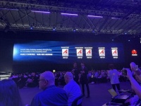 华为披露未来三年昇腾芯片演进规划和目标，明年一季度推出昇腾950PR