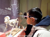 从跳皮筋到AR眼镜，童年快乐随科技升级