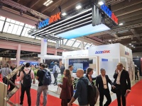 光迅科技与全球伙伴齐聚ECOC 2025，共话数据中心互联未来