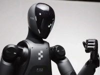 人形机器人是泡沫吗？机器人教父发出警告，并点明技术突破的两大关键