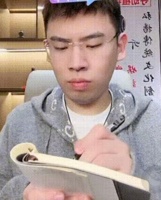 酒精擦手机危害大，专家建议改用超细纤维布