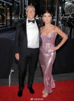 盖茨23岁女儿菲比创立AI购物平台Phia获5000万融资