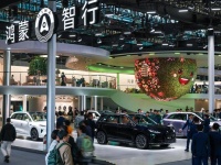 不造车的第五年：2025 年，车企已无法回避华为