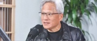 黄仁勋访谈：英伟达要用AI造一台“时间机器”，看好人形机器人