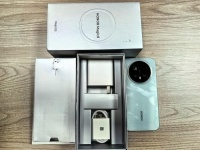 评测：用上了荣耀Magic8，才知道这个手感才是最佳尺寸